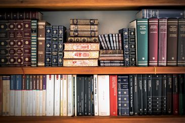 book-shelves-book-stack-bookcase-207662.jpg